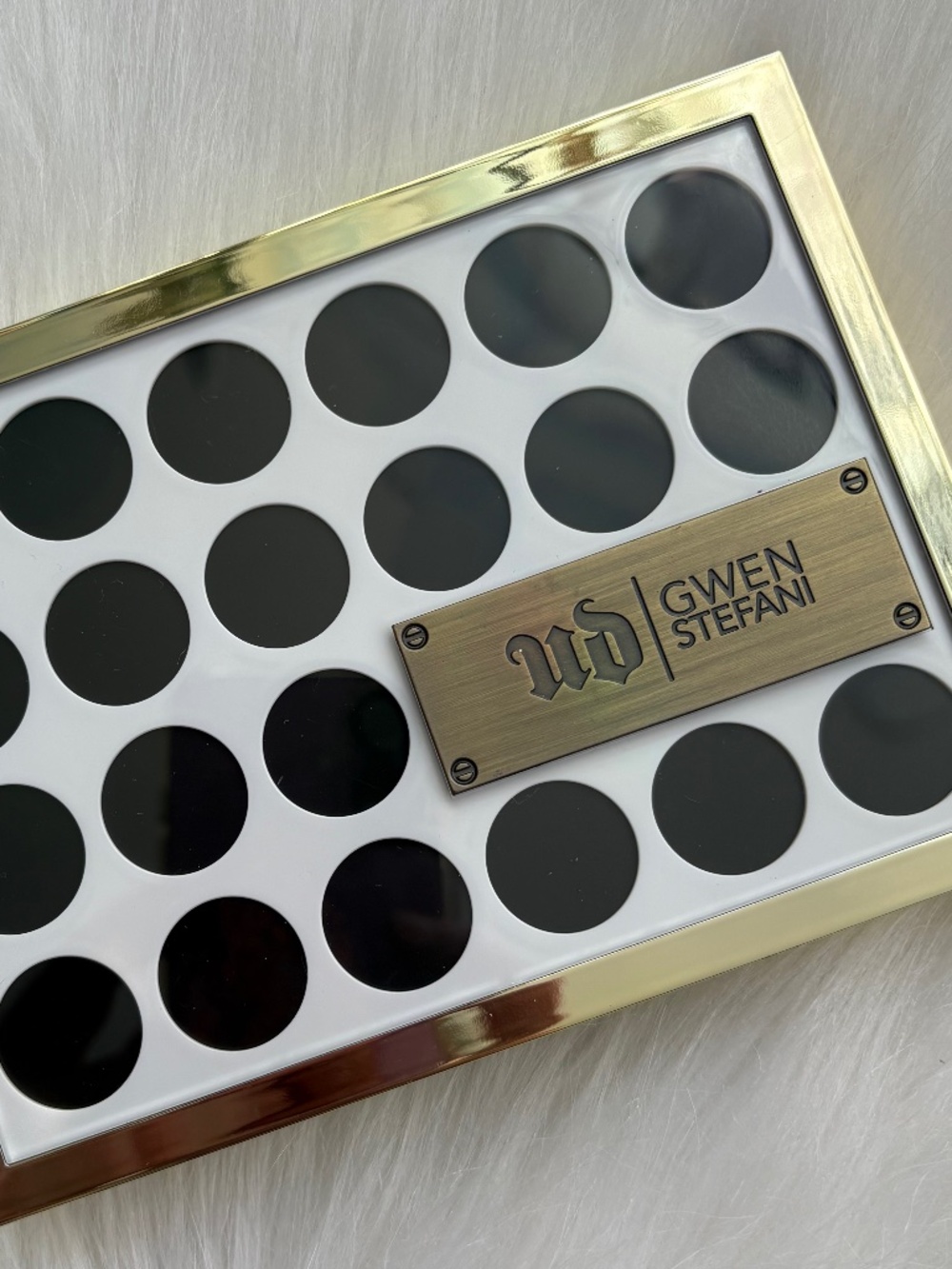 Urban Decay Gwen Stefani Eyeshadow Palette with mirror NEW / Unused / No Box